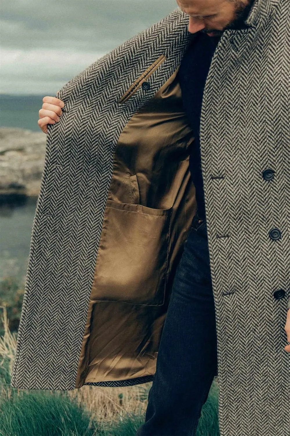 Men's Herringbone Wool Blend Coat Slim Casual Double Breasted Long Overcoat Classic Winter Warm Trench Jackets